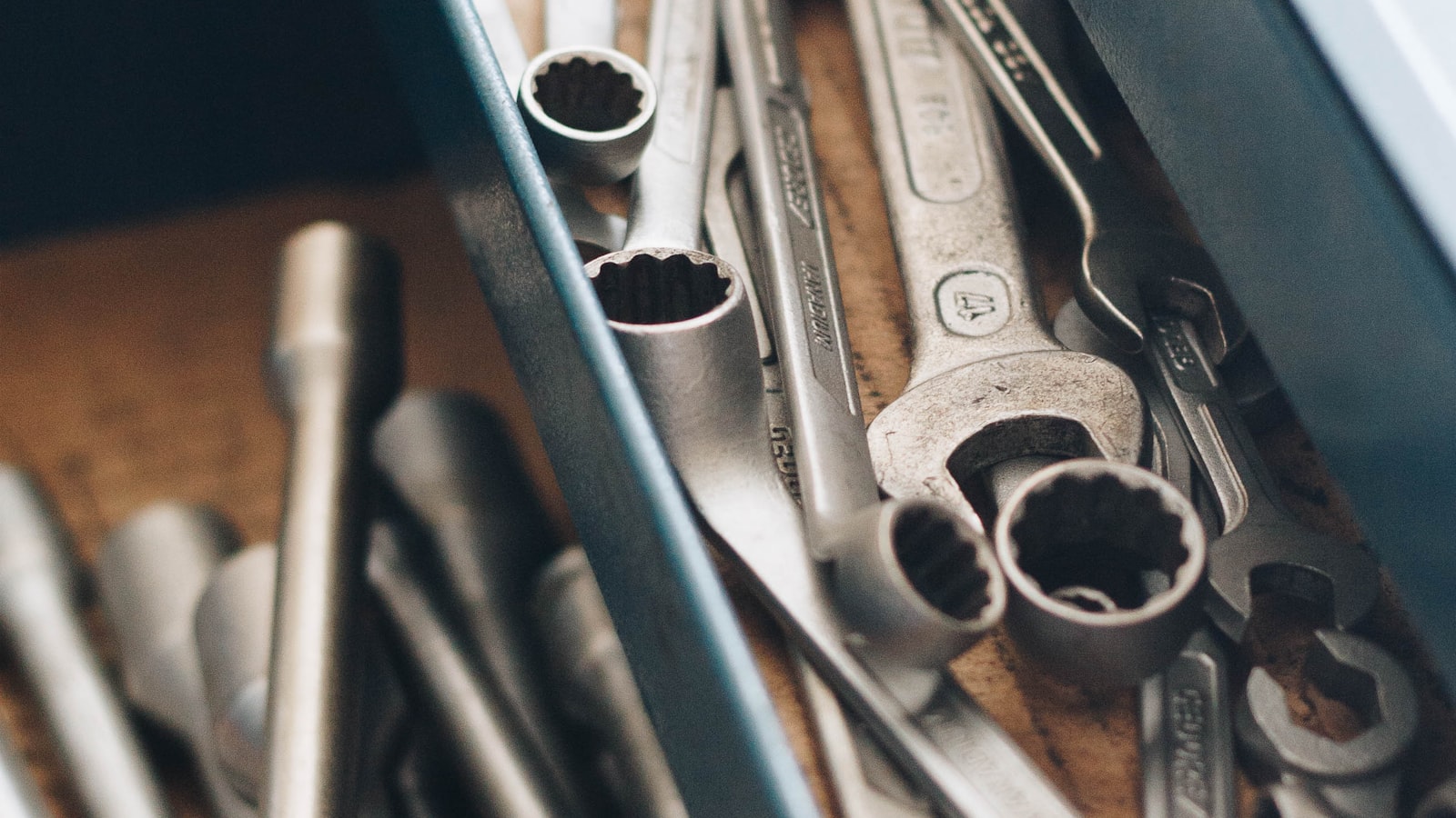 Ekspertiz merkezinde detaylı kontrol ekipmanları